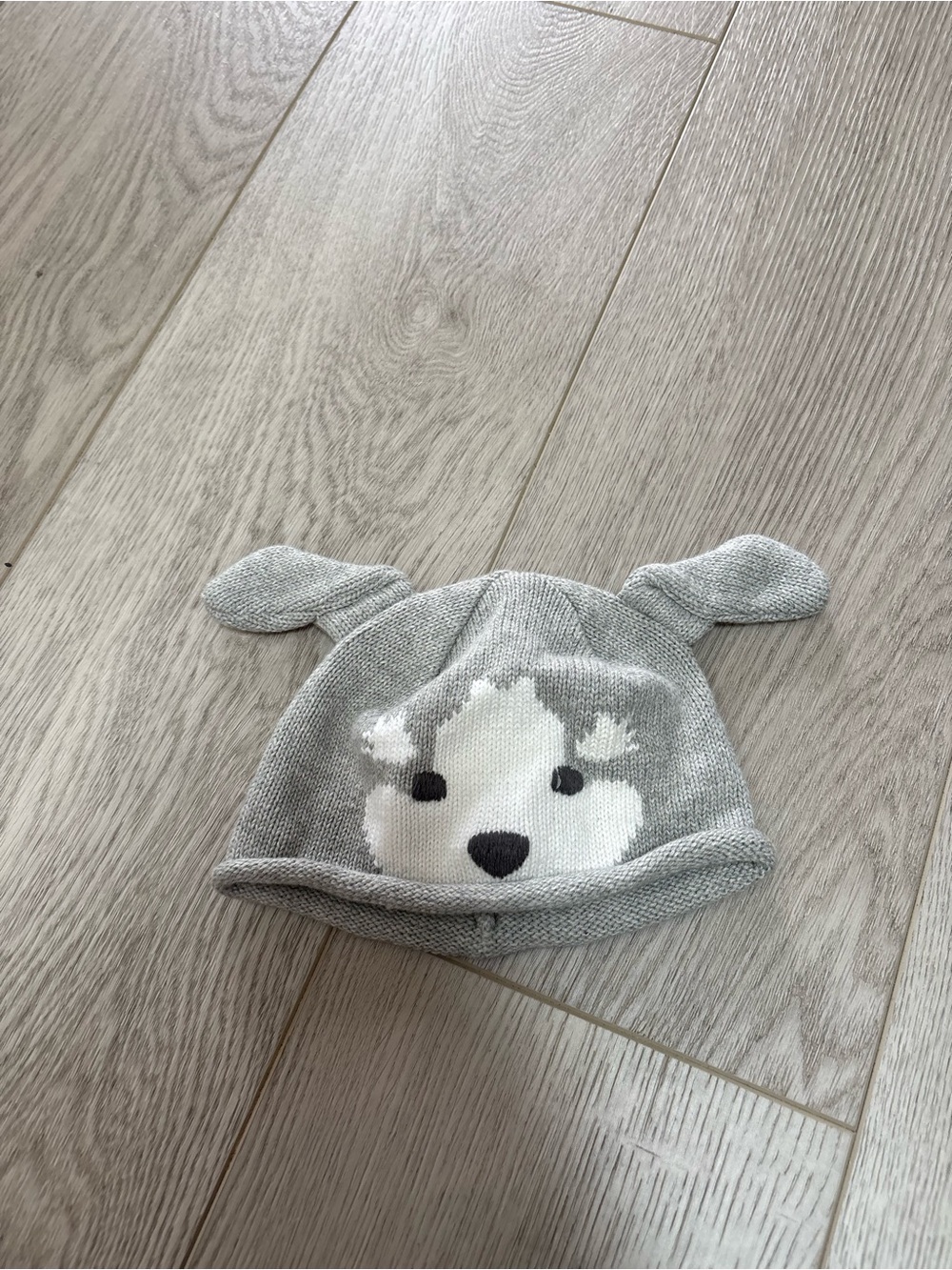 Gymboree Light Gray Knit Baby Beanie with Husky Face